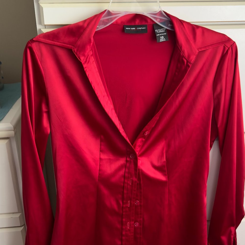 New York & Company Red Satin Long-Sleeve Shirt